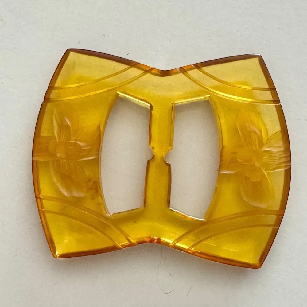 Vintage 1920s Art Deco Honey Bakelite Carved Roses Belt Buckle Butterscotch